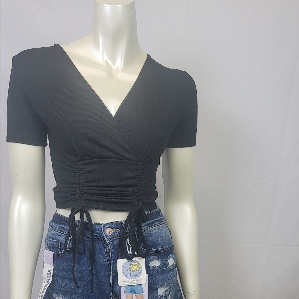 Ruched Crop Top - Picture 3 of 3